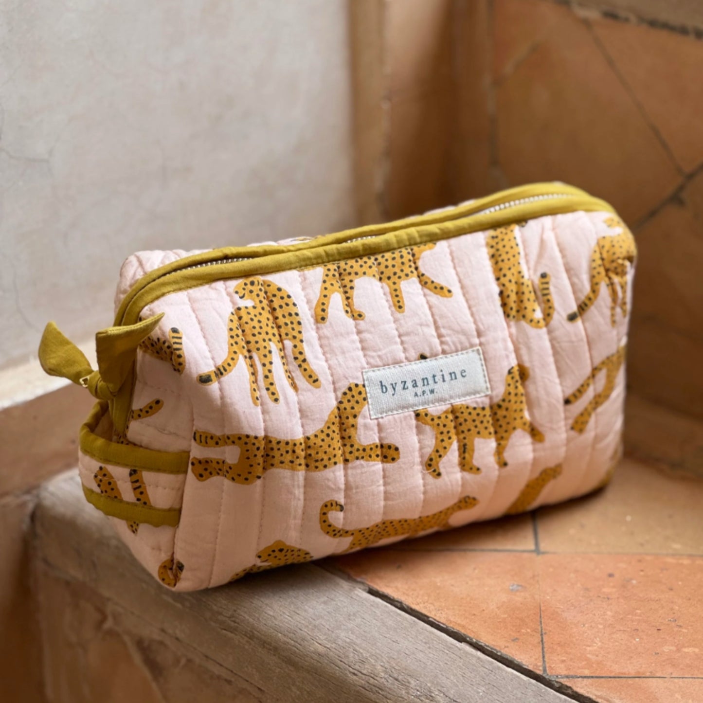 Byzantine_x_Wild_Apothecary_-_Petite_trousse_de_toilette_-_Fauve_Rose