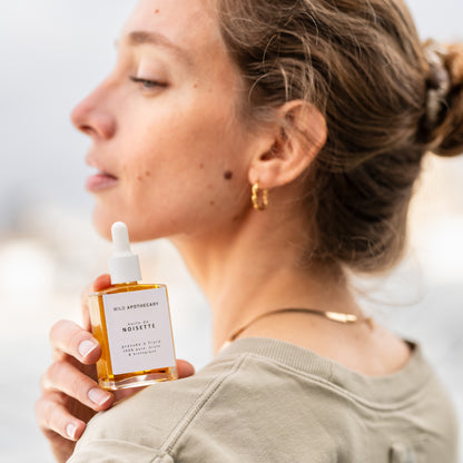 WILD-APOTHECARY-SKINCARE-HUILE-DE-NOISETTE-BIOLOGIQUE-FRANCAISE-SKIN-3